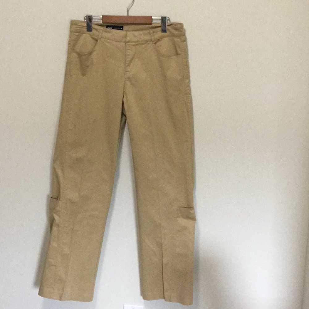 NWOT Zara khakis with an edge